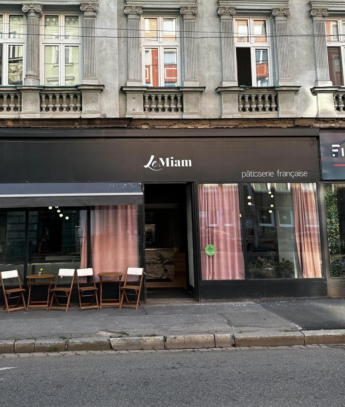 Urban Zenhouse No.2 - Breakfast Included Leilighet Bratislava Eksteriør bilde