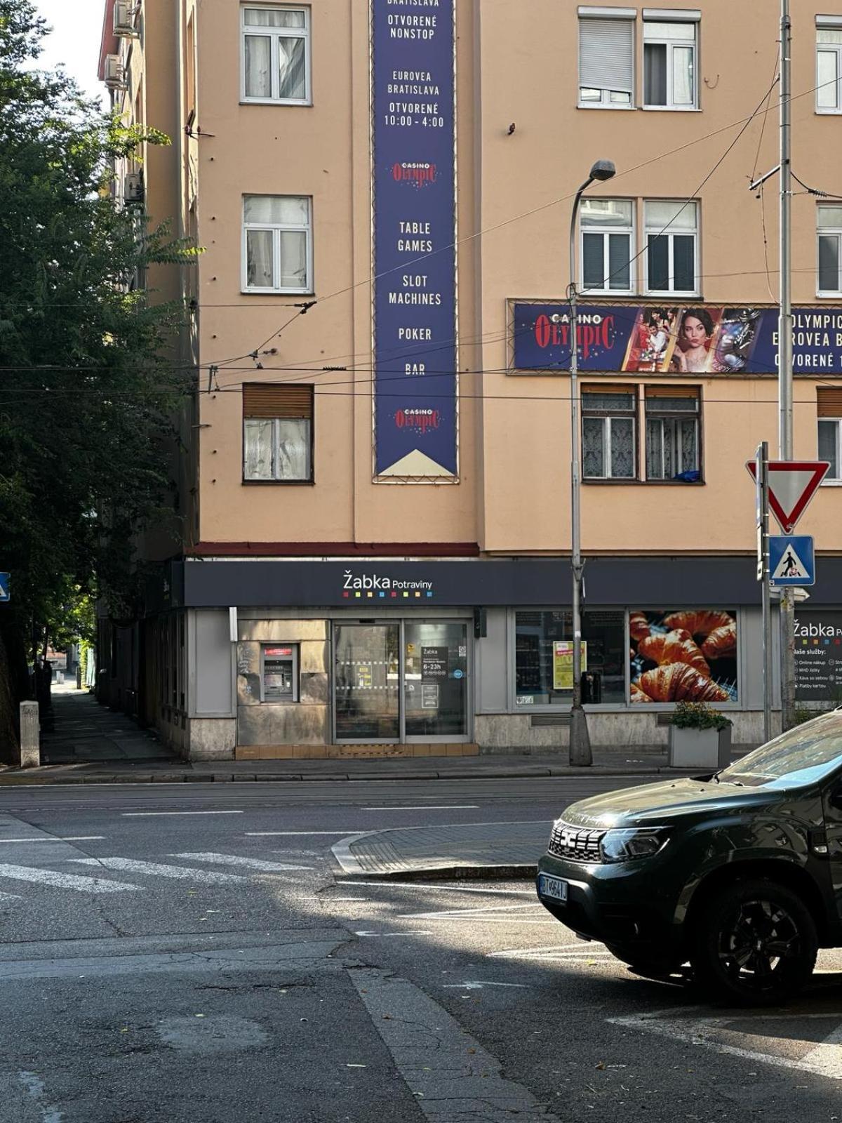 Urban Zenhouse No.2 - Breakfast Included Leilighet Bratislava Eksteriør bilde