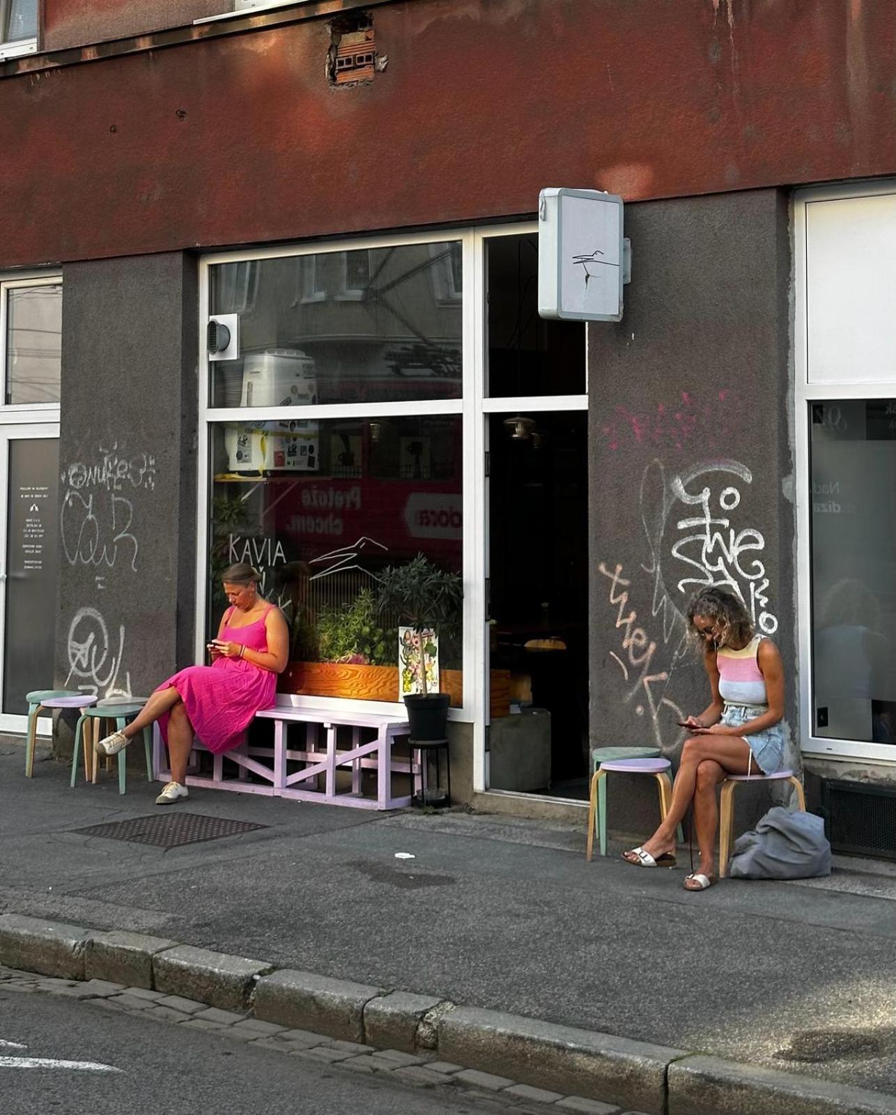 Urban Zenhouse No.2 - Breakfast Included Leilighet Bratislava Eksteriør bilde