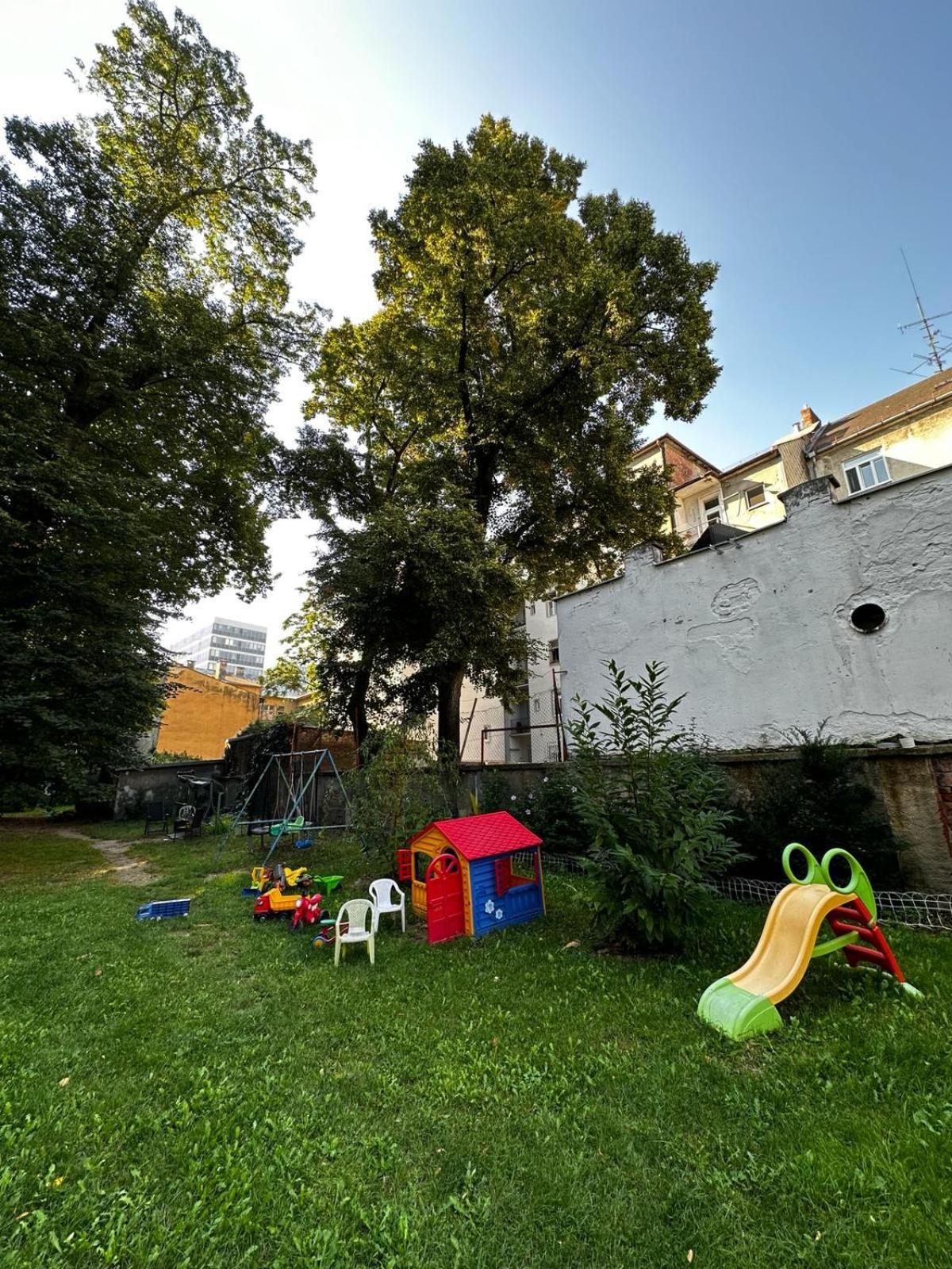 Urban Zenhouse No.2 - Breakfast Included Leilighet Bratislava Eksteriør bilde