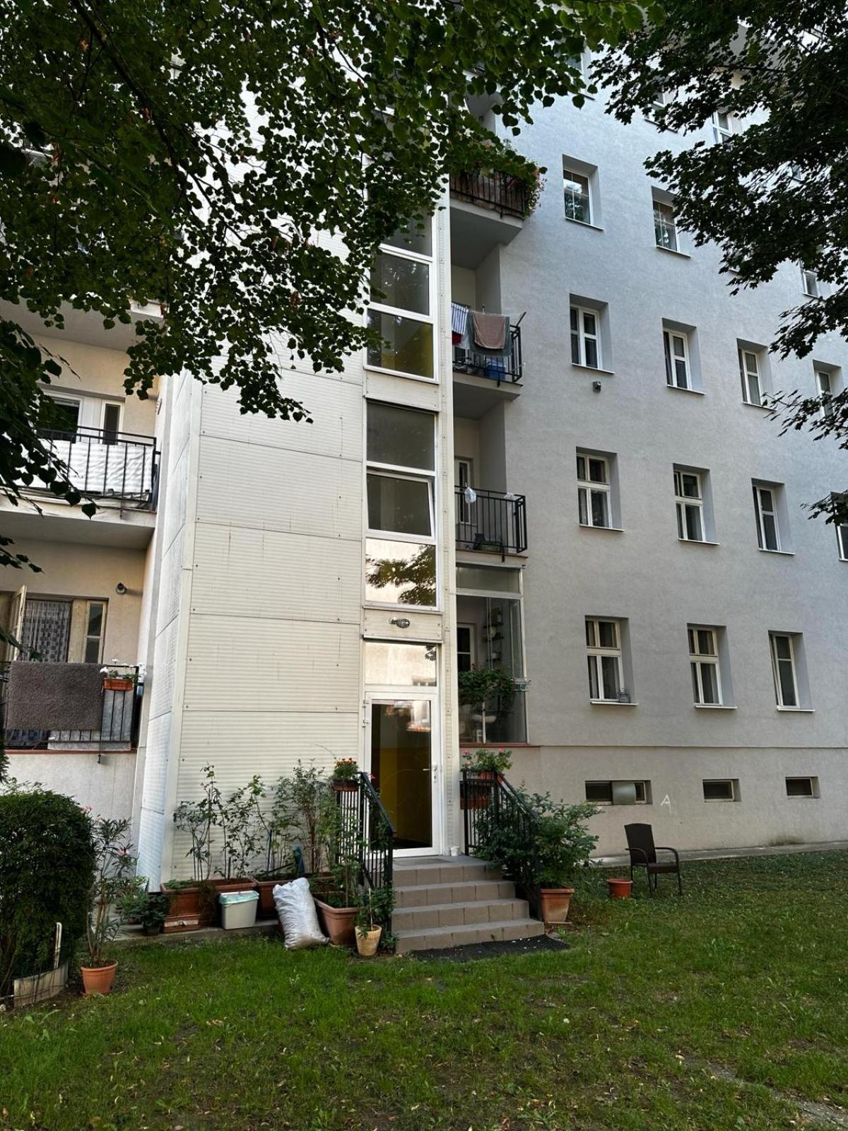 Urban Zenhouse No.2 - Breakfast Included Leilighet Bratislava Eksteriør bilde
