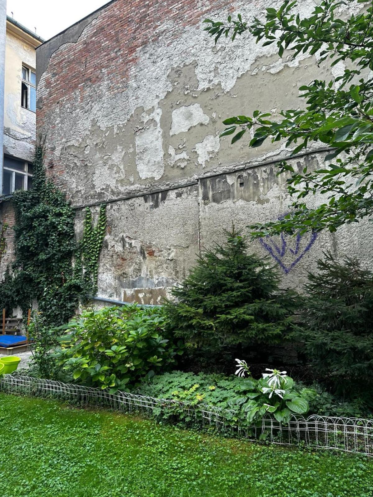 Urban Zenhouse No.2 - Breakfast Included Leilighet Bratislava Eksteriør bilde