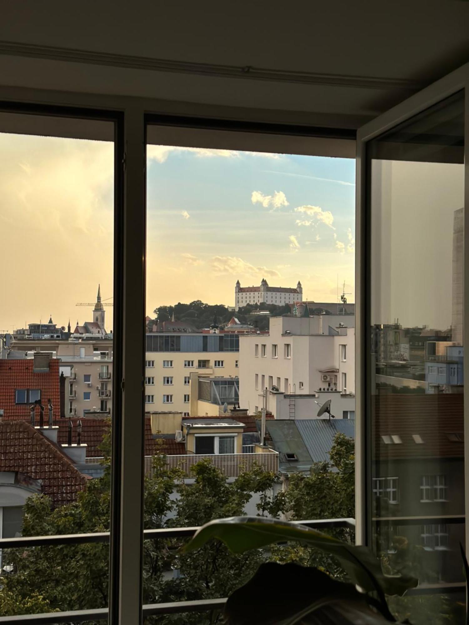 Urban Zenhouse No.2 - Breakfast Included Leilighet Bratislava Eksteriør bilde